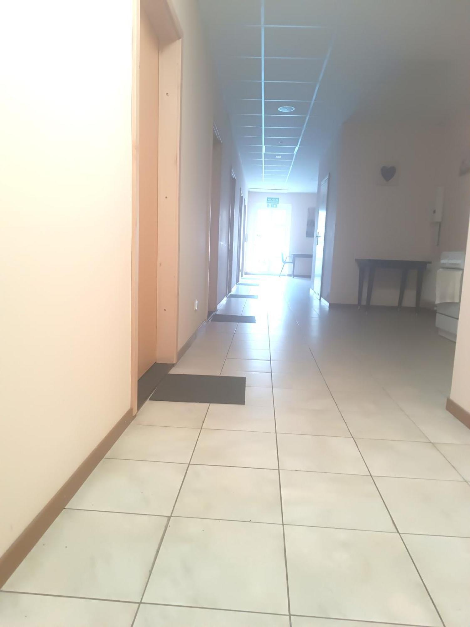 Hostel Krosnienska 12 Зелёна-Гура Экстерьер фото