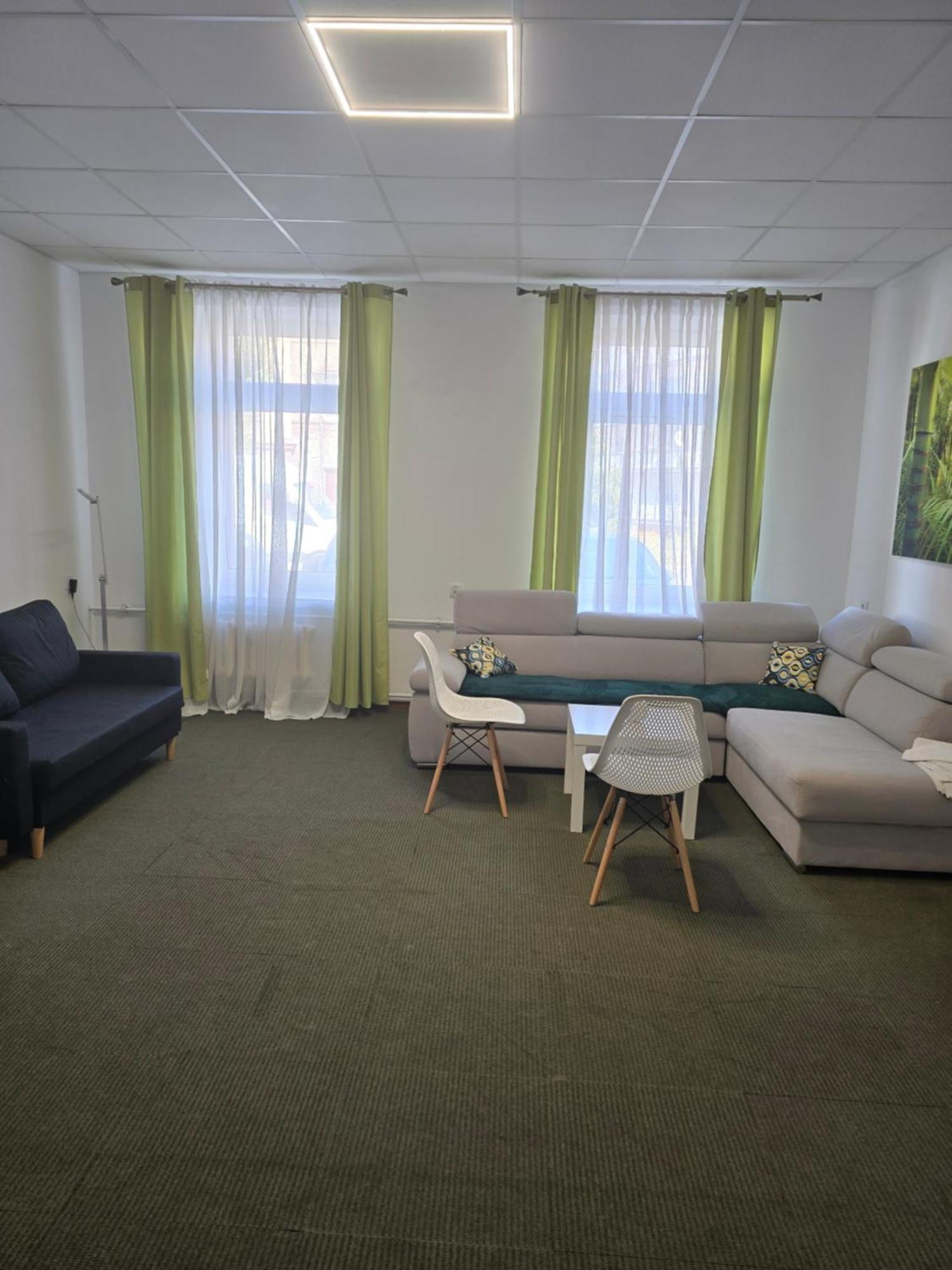 Hostel Krosnienska 12 Зелёна-Гура Экстерьер фото